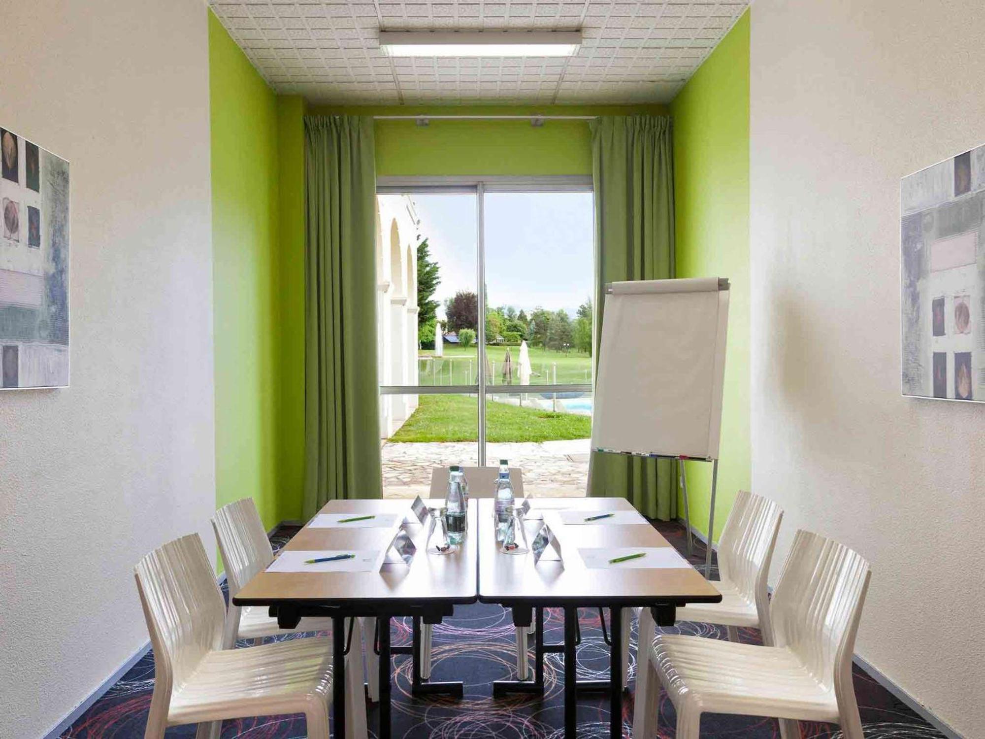 Ibis Styles Aix Les Bains Domaine De Marlioz Aix-les-Bains